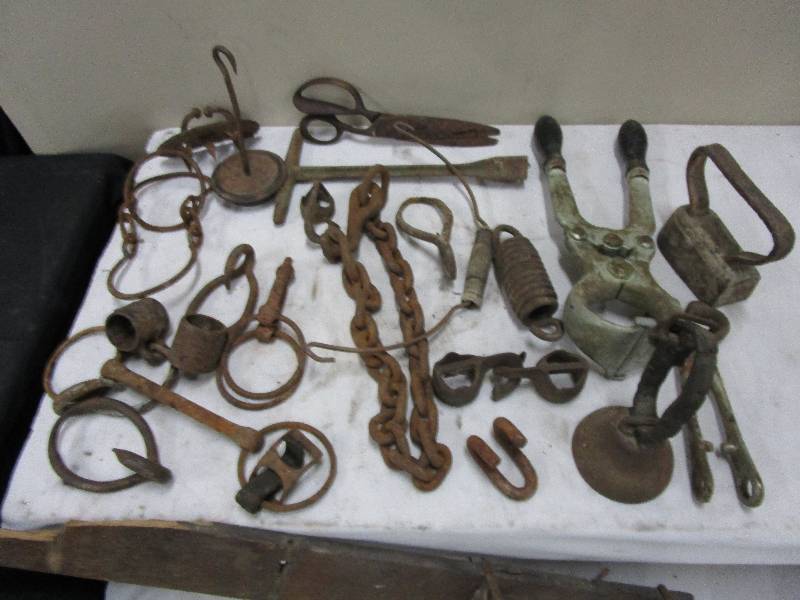 lot 121 image: Vintage Rusty Horse Bits, Castrators & Various Other Rusty Items