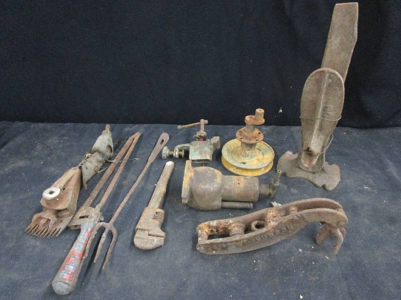 lot 145 image: Rusty Metal Pieces