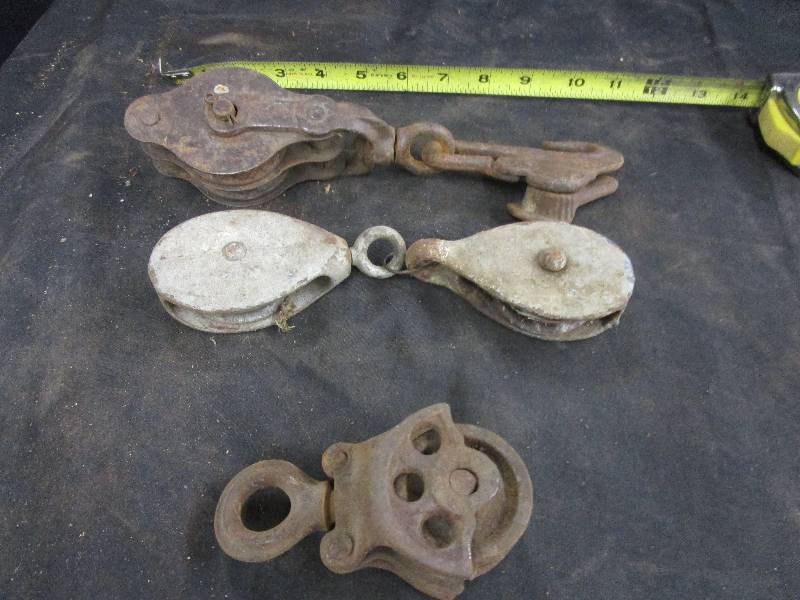 lot 147 image: Pulleys