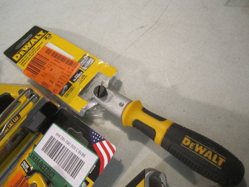 lot 114 image: Lot of Dewalt Tools OpenDamagedMi...