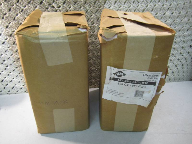 lot 335 image: 2 Bundles of 10# Bleached (White) P...