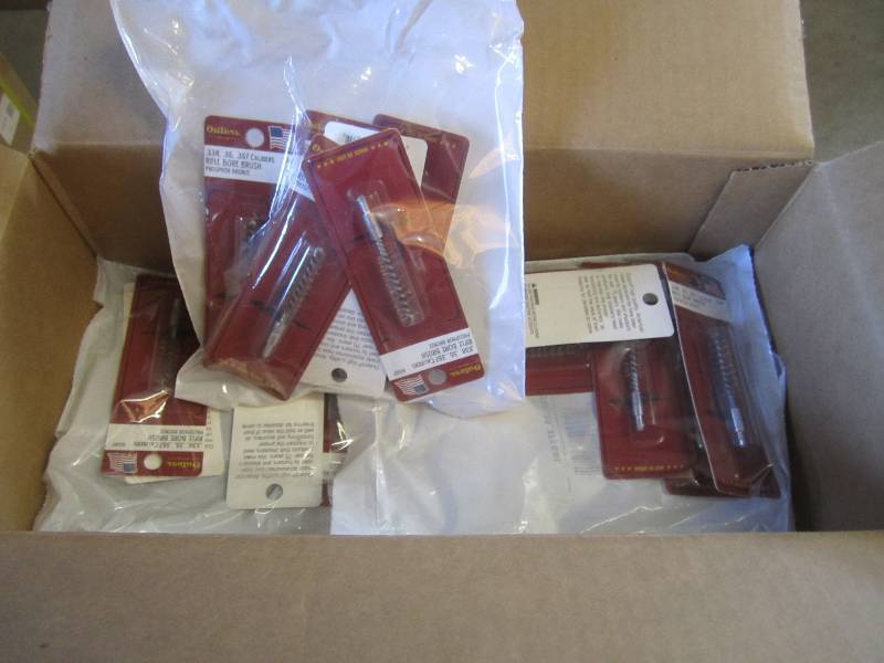 lot 17 image: Box of 36 Outers .338, .35, .357 Ca...