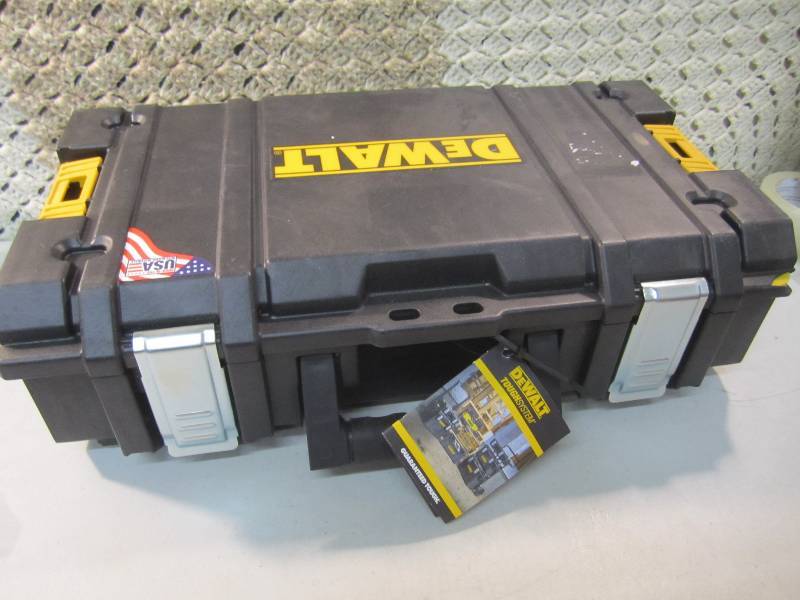lot 116 image: Dewalt Tough System DS130 Storage C...