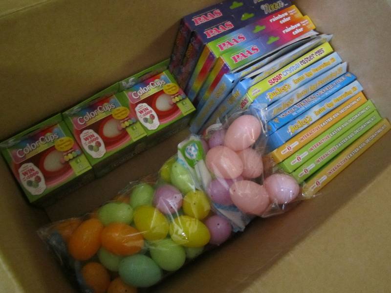lot 119 image: Large Lot of Easter Supplies See al...