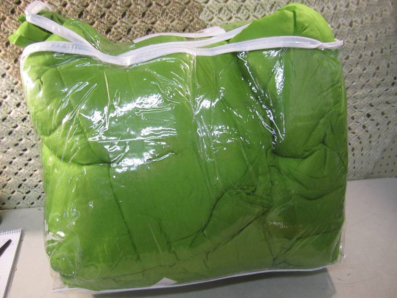 lot 178 image: FullQueen Size Comforter See Photo...