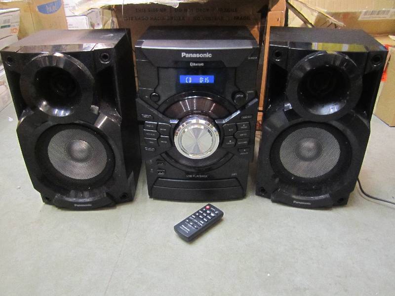 lot 187 image: Panasonic SA-AKX18 Bookshelf Stereo...