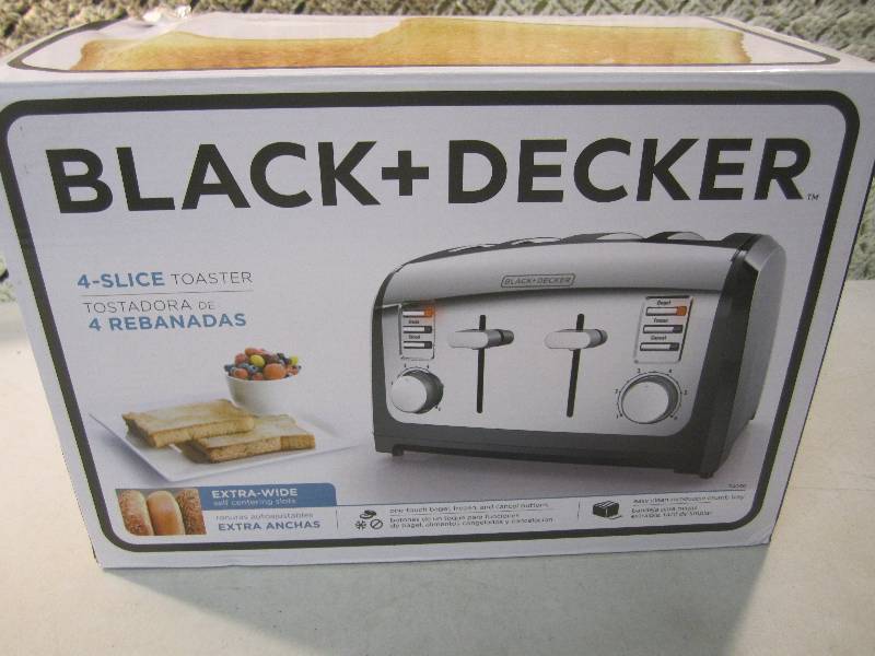 lot 199 image: Black & Decker 4 Slice Toaster T403...