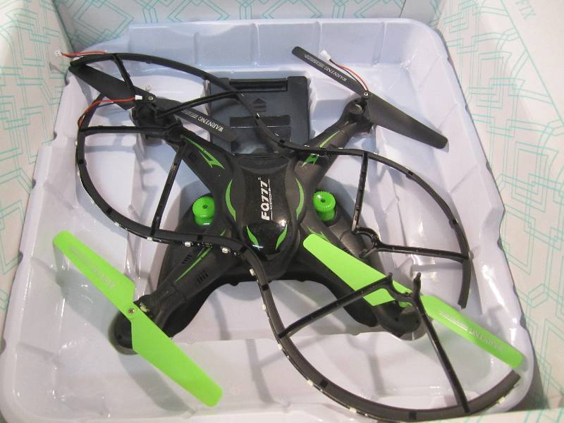 lot 220 image: RC Quadocopter FQ777 Open Box Unte...