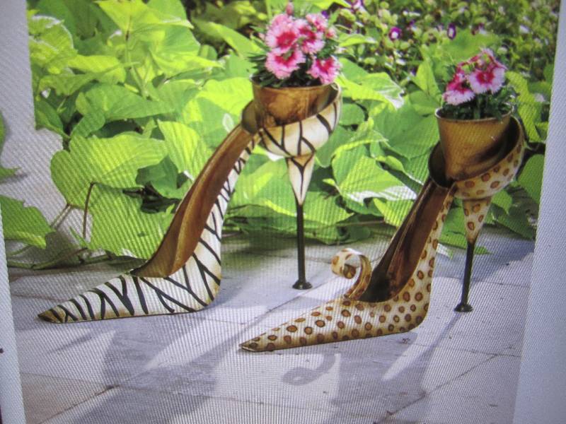 lot 232 image: Metal High Heel Planter Zebra 18 W...