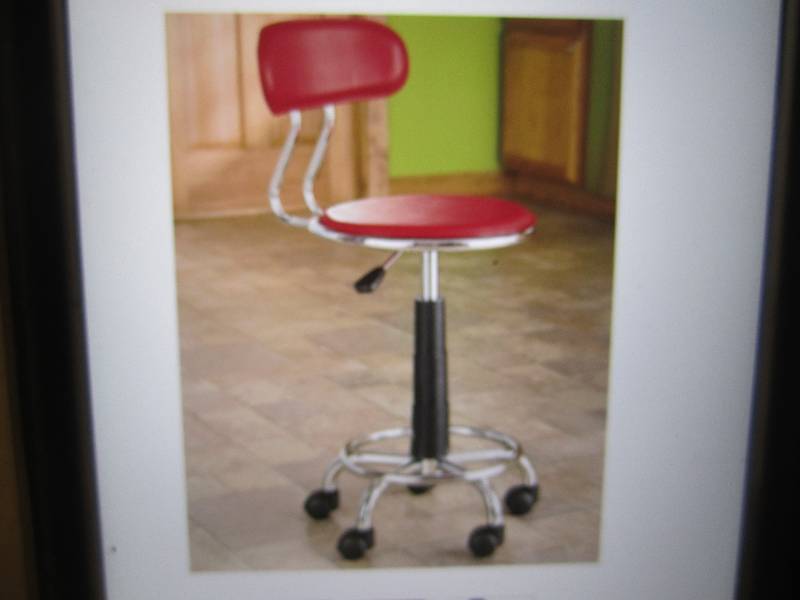 lot 234 image: Swivel Bar Stool on Wheels Red Padd...
