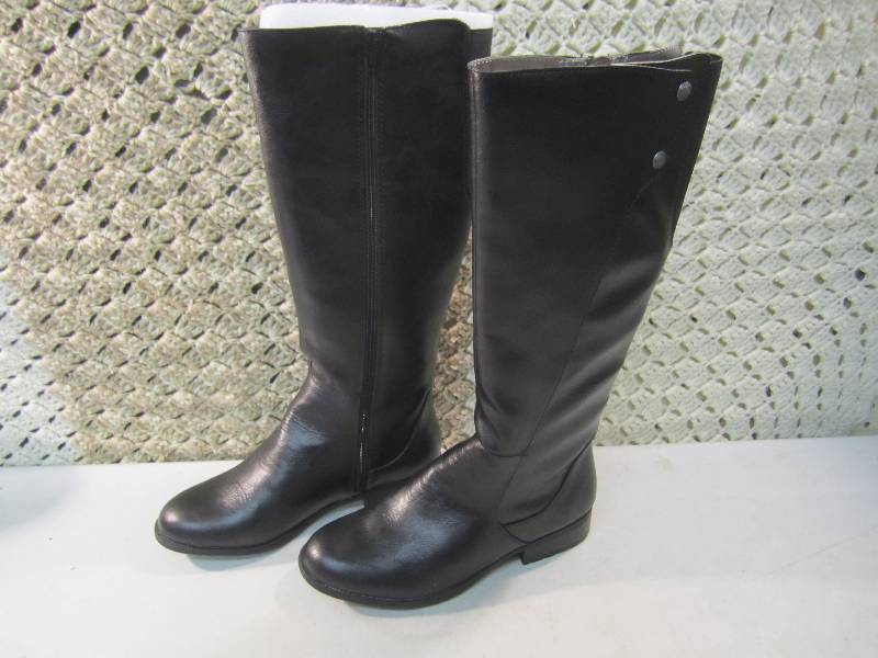 lot 239 image: Pair of Life Stride Ladies Boots Bl...