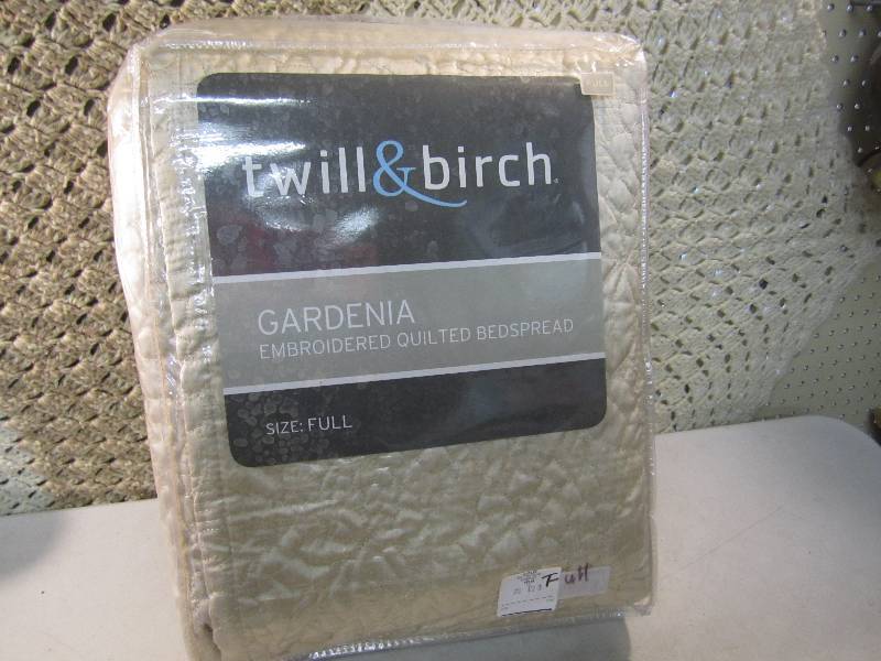 lot 250 image: Full Size Twill & Birch Gardenia Em...