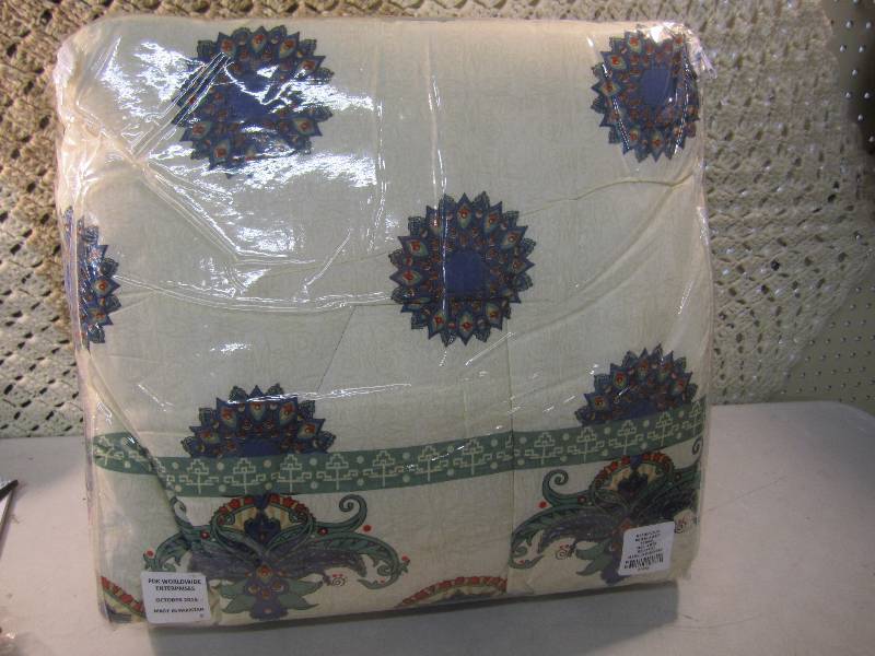 lot 255 image: Twin Size Remington Bed In A Bag  B...