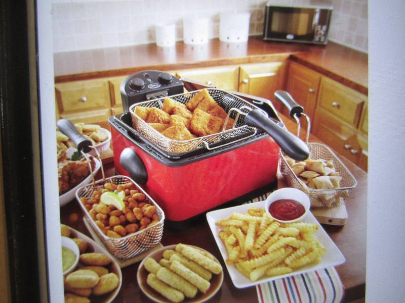 lot 306 image: Ginnys Deep Fryer with 3 Baskets i...