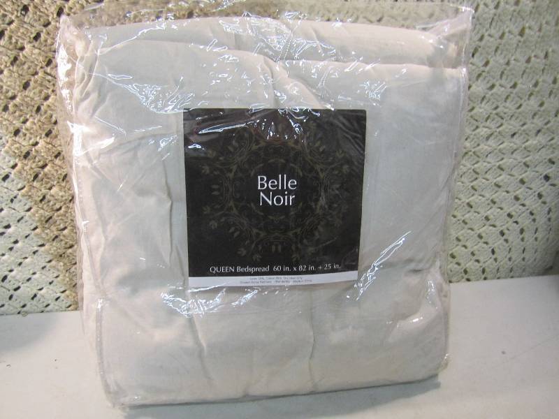 lot 321 image: Queen Size Belle Noir Bedspread  BR...