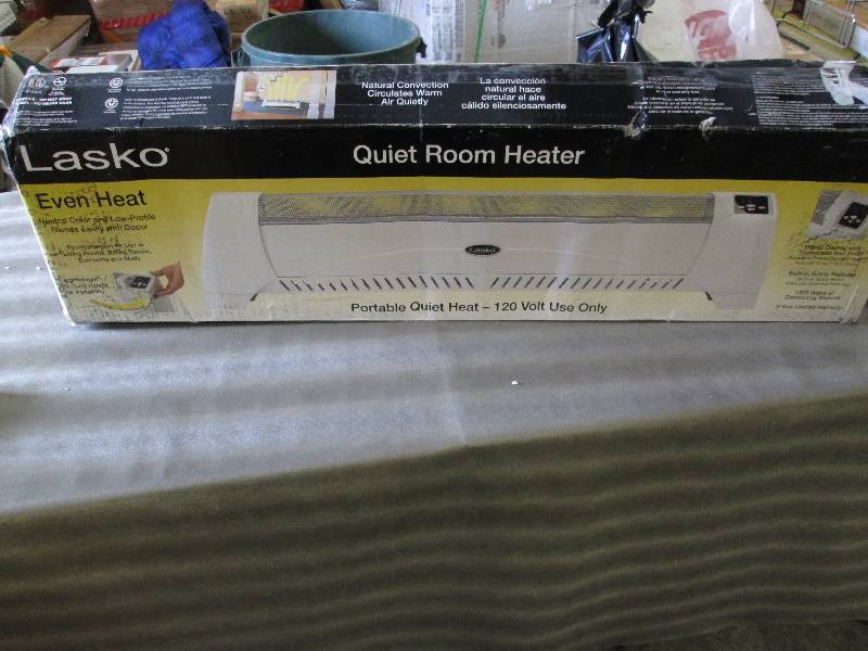 lot 12 image: Baseboard Heater by Lasko open box,...