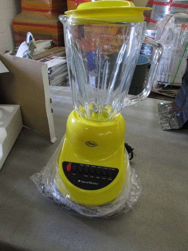 lot 26 image: Ginnys Brand 10-Speed Blender open...