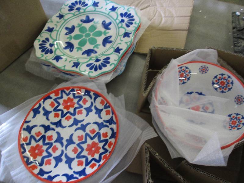 lot 28 image: Bowl & Plate Set ,4 each Retail $39...