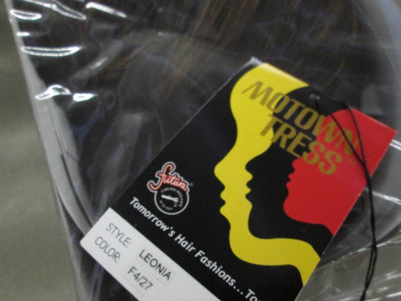 lot 56 image: LEONIA (Motown Tress) - Futura Fibe...
