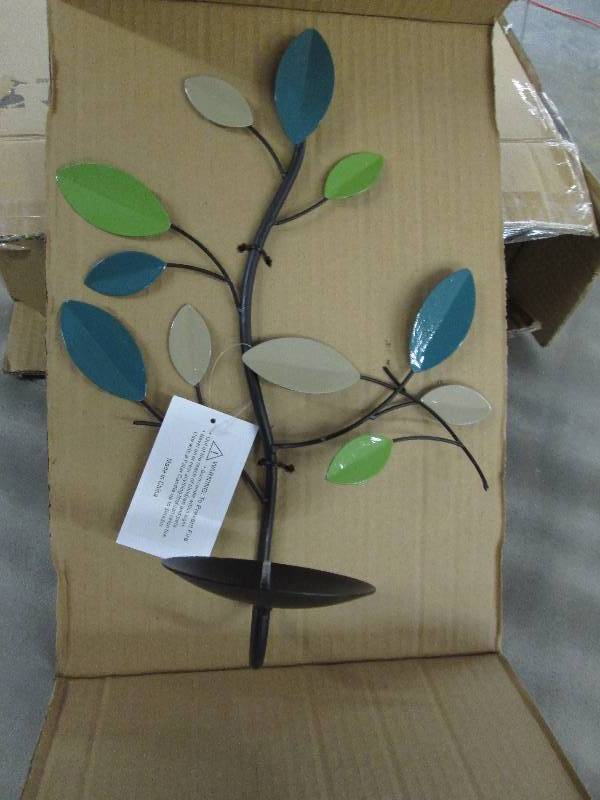 lot 68 image: Leaf Candle Sconce open box Retail ...