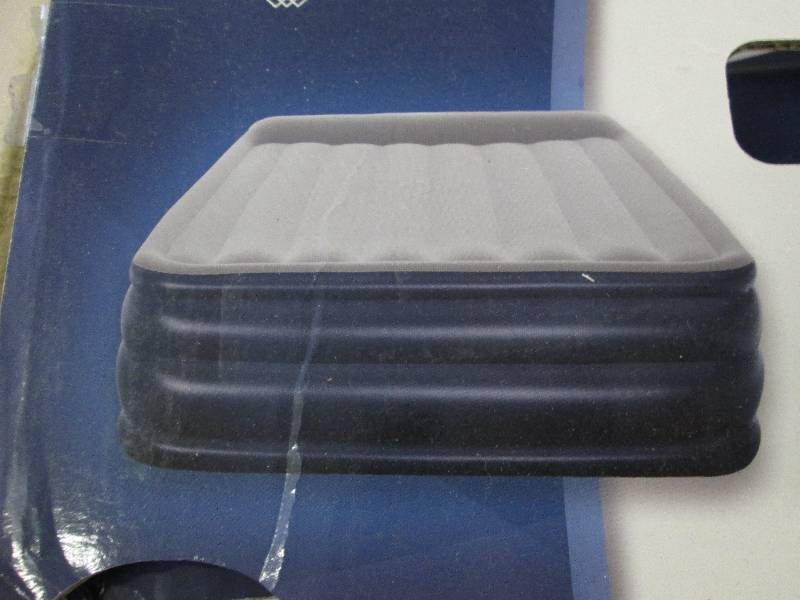 lot 69 image: Bestway Queen Airbed open box, unte...