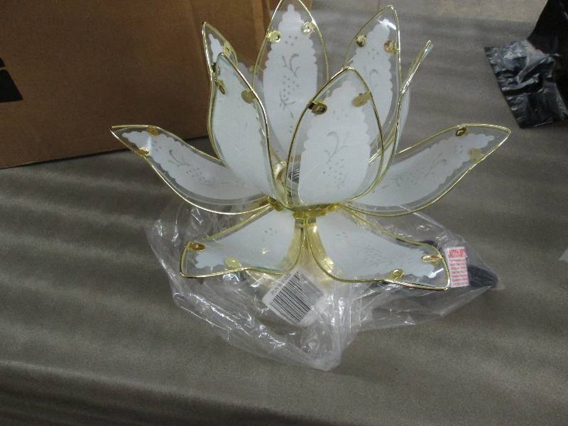 lot 70 image: Lotus Style Lamp open box, untested...