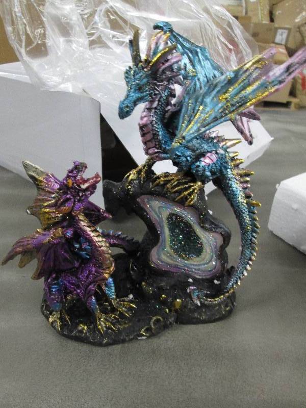 lot 73 image: Dragons and Geodes Figurine open bo...