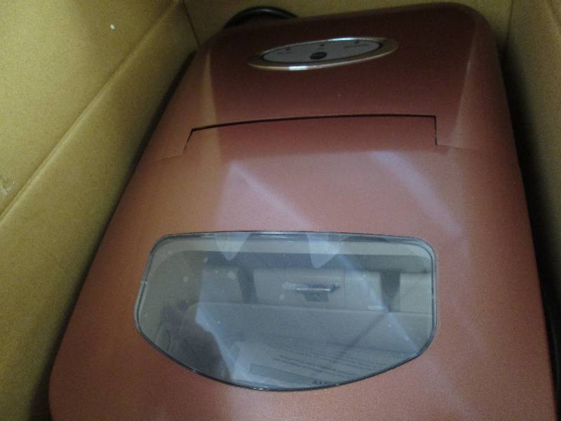 lot 106 image: Ginnys Brand Ice Maker open box , ...