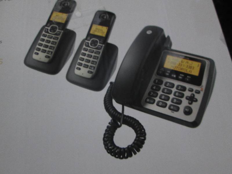 lot 110 image: Motorola Dect 6.0 3-Handset Digital...