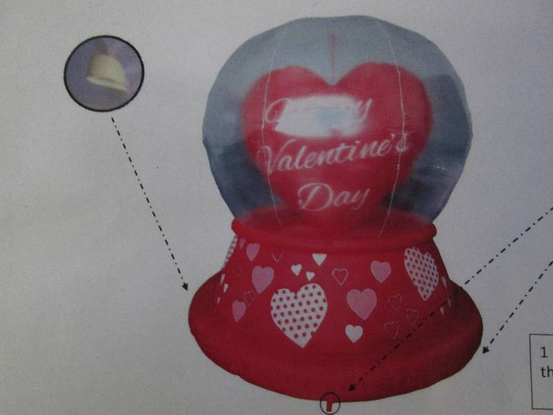 lot 124 image: Rotating Blow-upValentine Heart ope...