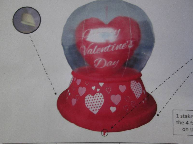 lot 125 image: Rotating Blow-upValentine Heart ope...