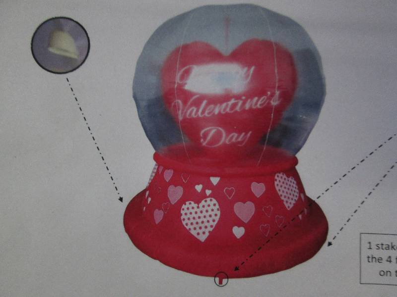 lot 126 image: Rotating Blow-upValentine Heart ope...