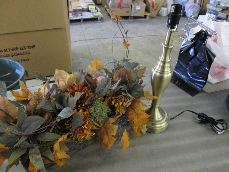lot 132 image: Fall Flower Arrangement, Lamp...
