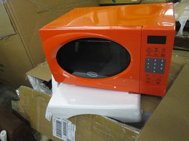 lot 149 image: Ginnys Brand .9 Cubic Foot Microwa...