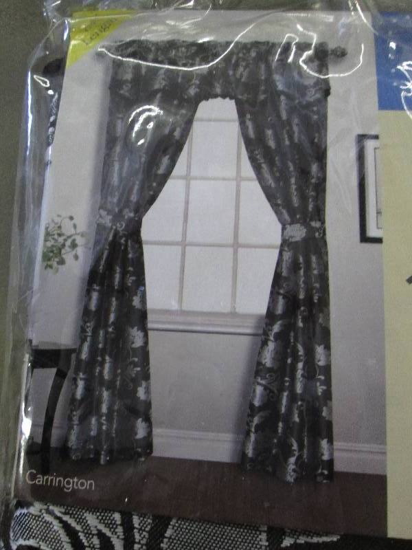 lot 188 image: Complete 5 pc Window Set...