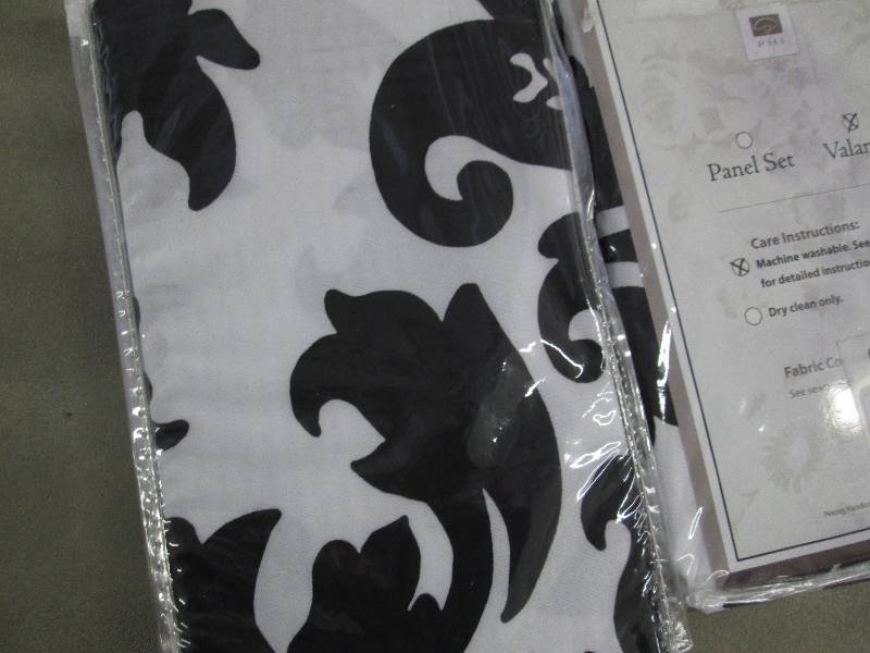 lot 192 image: Lot of 2 Black & White Valances...
