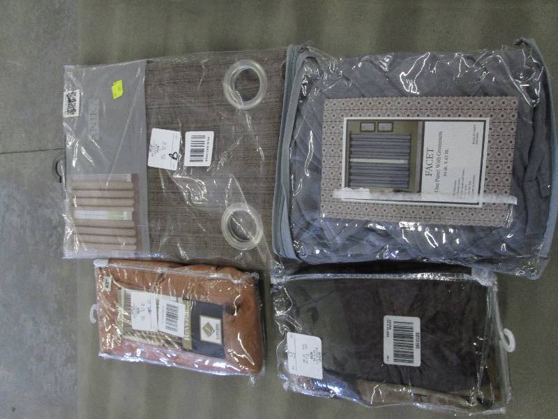 lot 198 image: Lot of 4 Assorted Window Treatments...