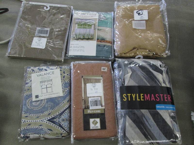 lot 199 image: Lot of 6 Assorted Window Treatments...