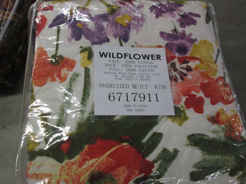 lot 253 image: Wildflower Oversized Quilt - King...
