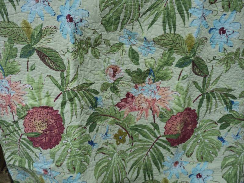 FullQueen reversible comforter and...