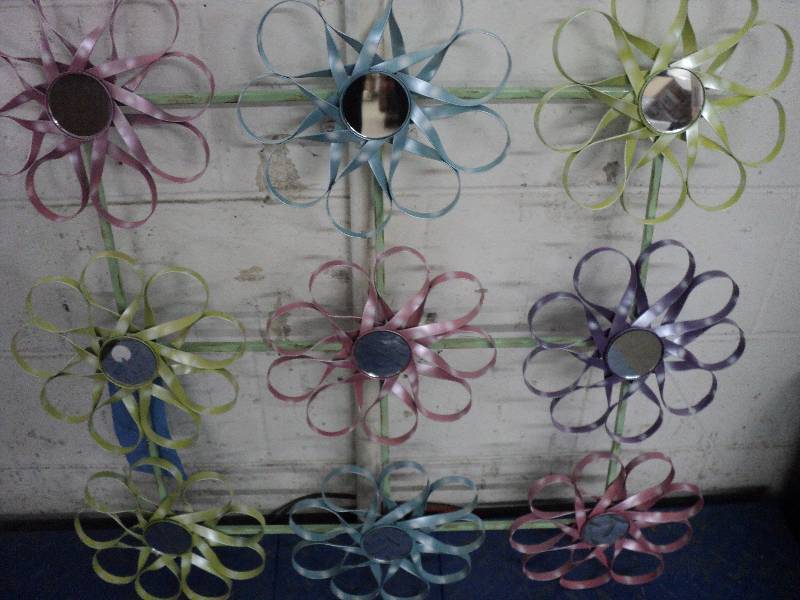 30 square metal flower wall hangin...
