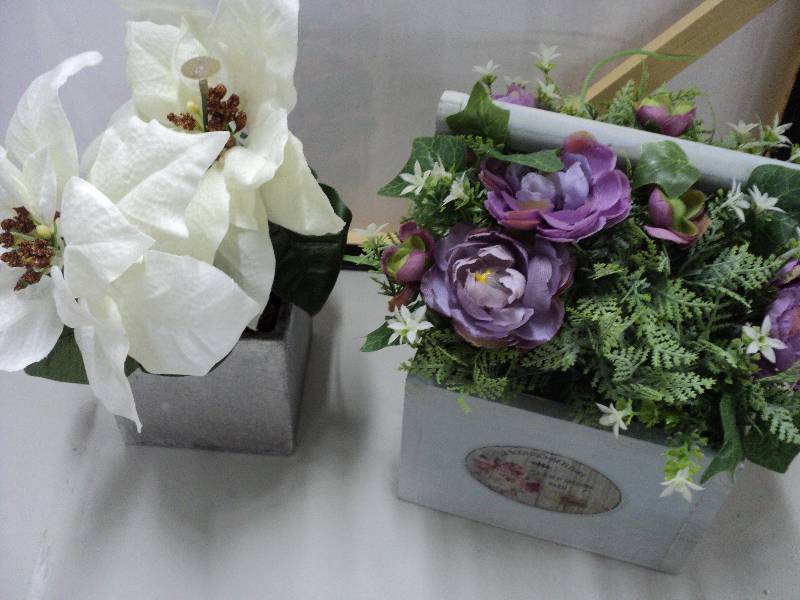 2 artificial floral arrangements - ...