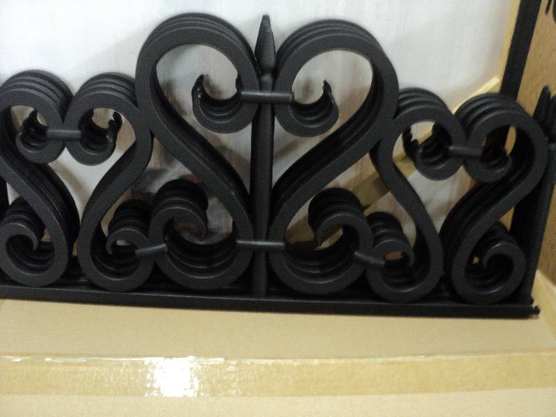 4 piece Scroll Design Garden Fence ...