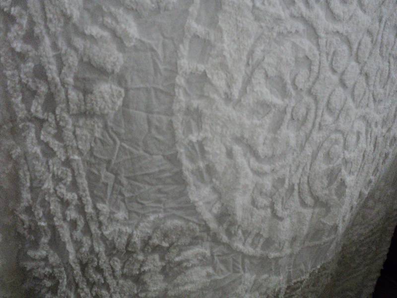 cream queen chenille bedspread - re...