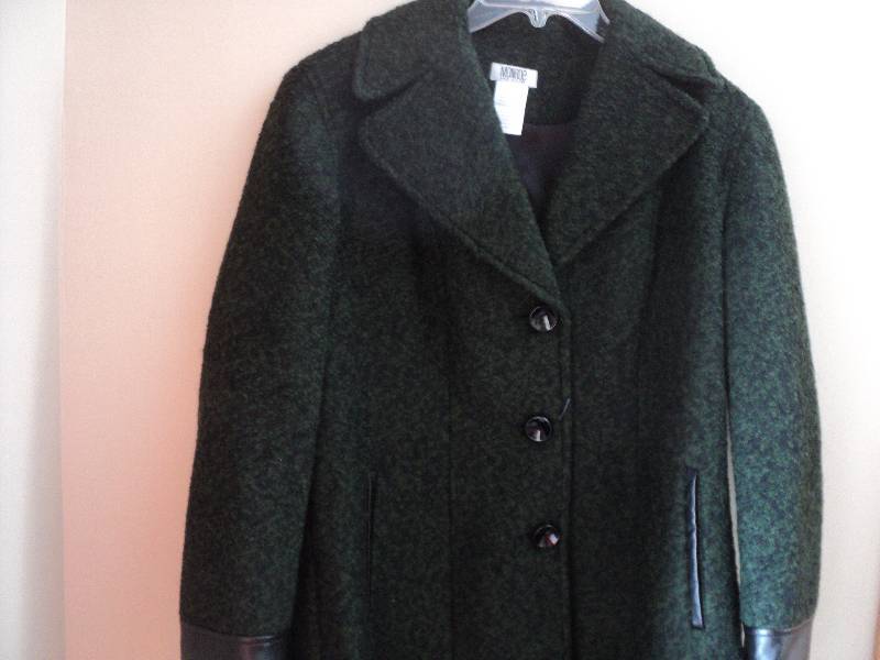 Monroe and Main ladies coat with le...