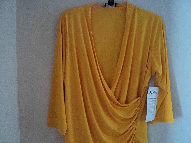 Ashro gold top size 1X...