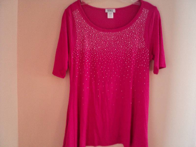 Monroe and Main pink top size S...