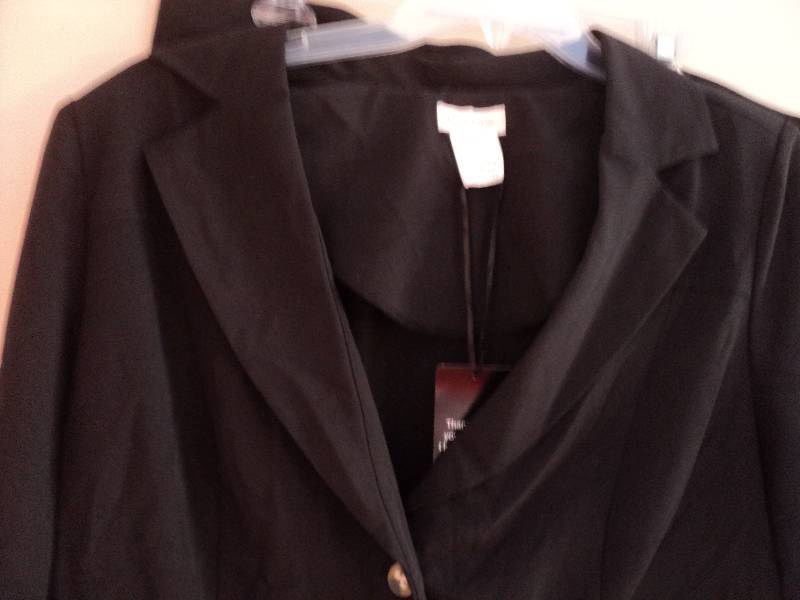Monroe and Main 2 piece capri and j...