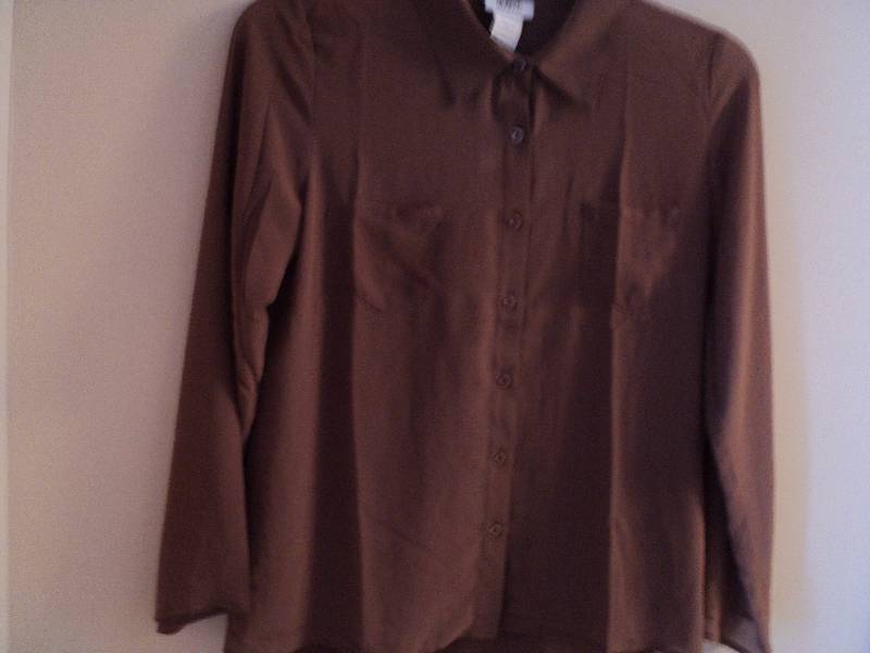 Monroe and Main brown top size S...