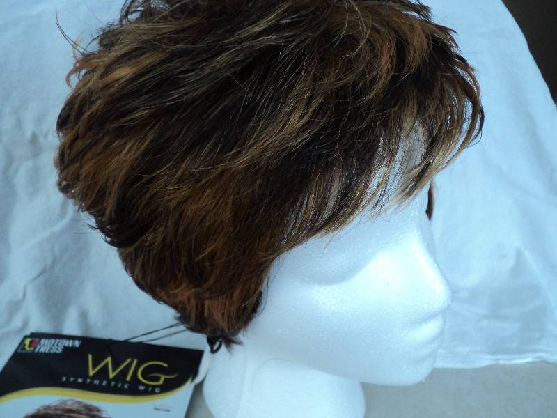 Motown Tress Shila Style color R41...